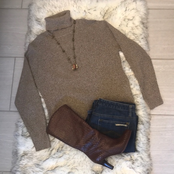 Tops - Valerie Stevens Turtle Neck Brown Perfect Shape!